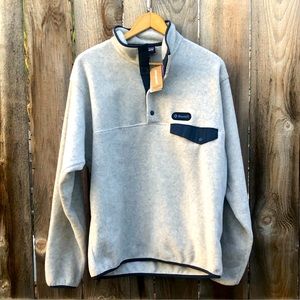 Men’s light gray Patagonia pullover